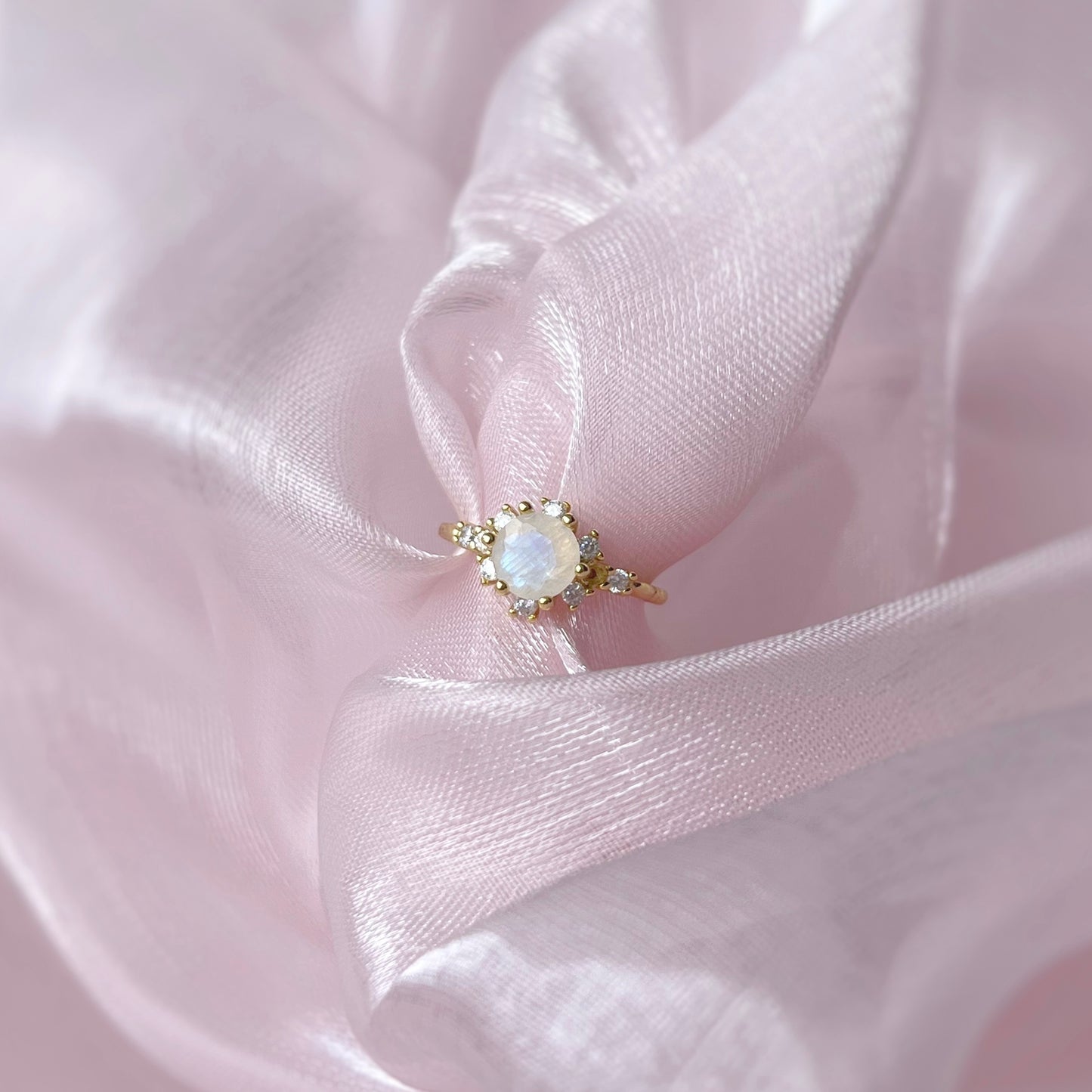 VIVIENNE RING