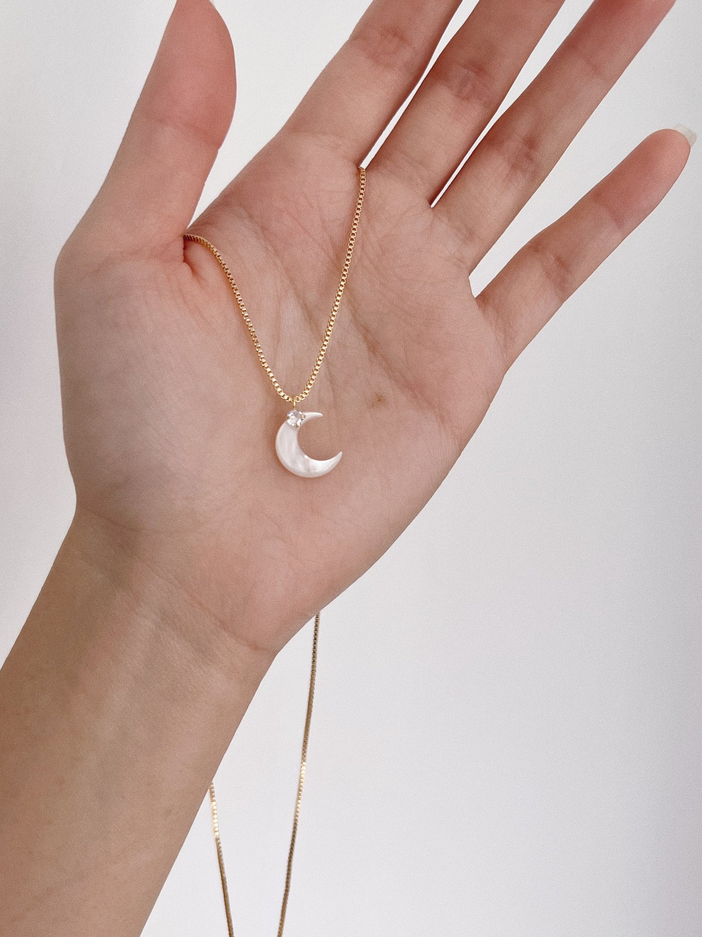 LUNA NECKLACE