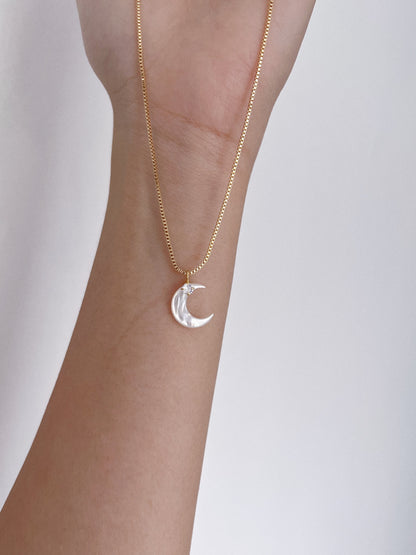 LUNA NECKLACE