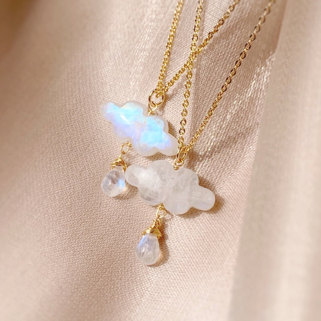 WALKING ON CLOUD NECKLACE (RAINDROP)